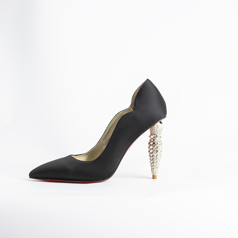 luxury Red Bottom Black Pointe - огляд і ціна Women'S Shoes Red Bottoms